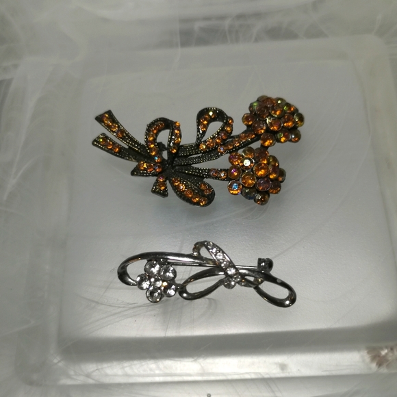 Vintage Flower Brooches Lot of 2 - Picture 1 of 9